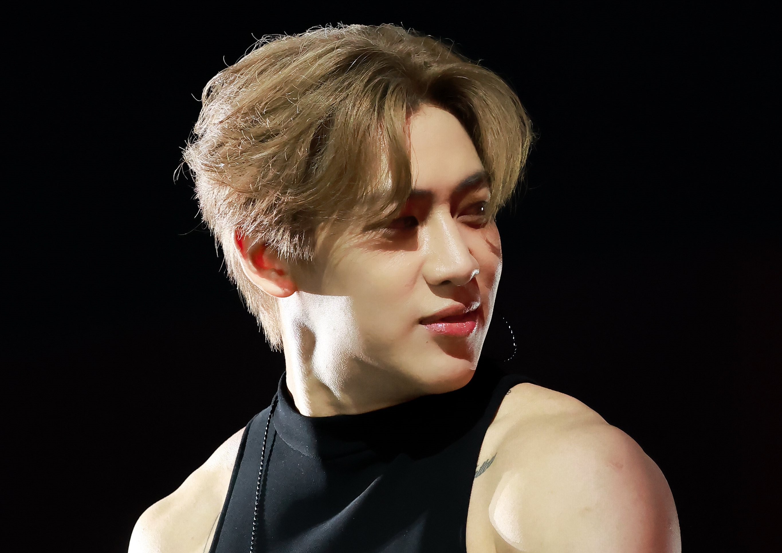 BamBam surpreende fãs com presentes caros da Louis Vuitton no aniversário!