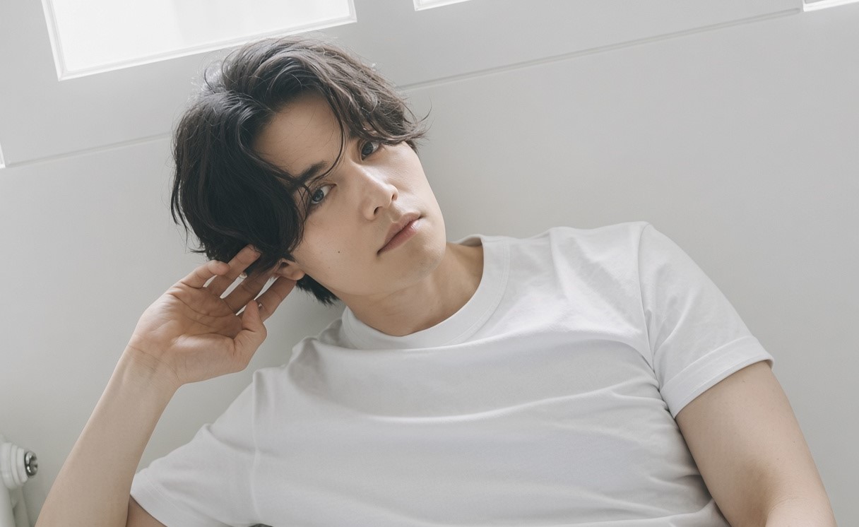 Fã de K-drama perde R$ 140 mil após golpe com perfil falso de Lee Dong Wook