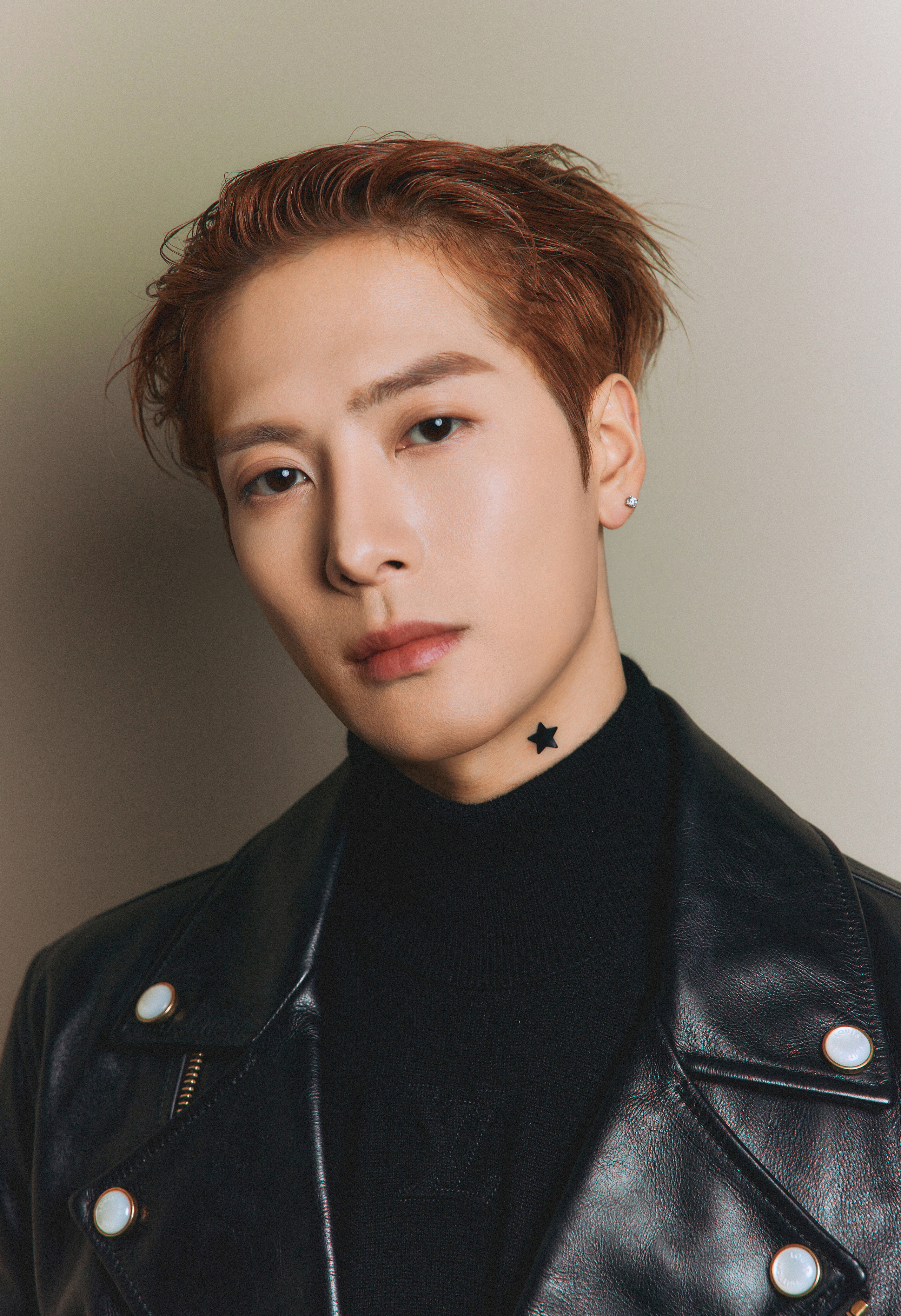 Jackson Wang assina com a Roc Nation, gravadora de Jay-Z