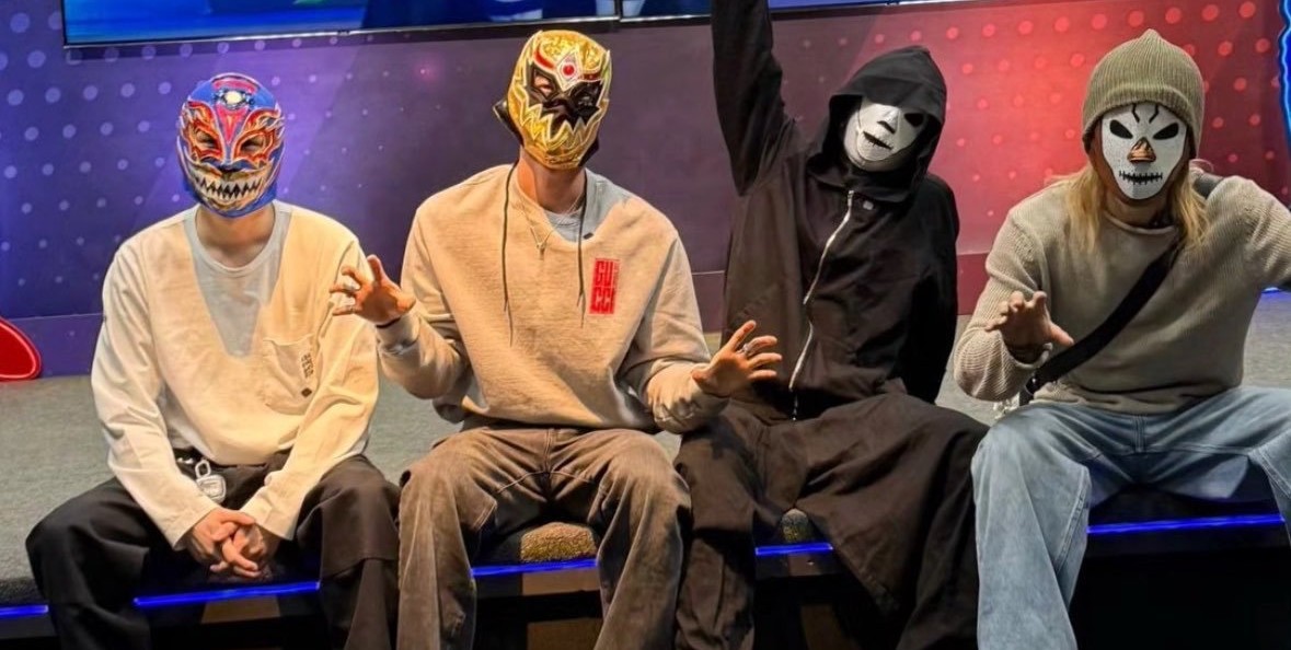 Lutador homenageia BTS usando jaqueta do grupo durante entrada no ringue