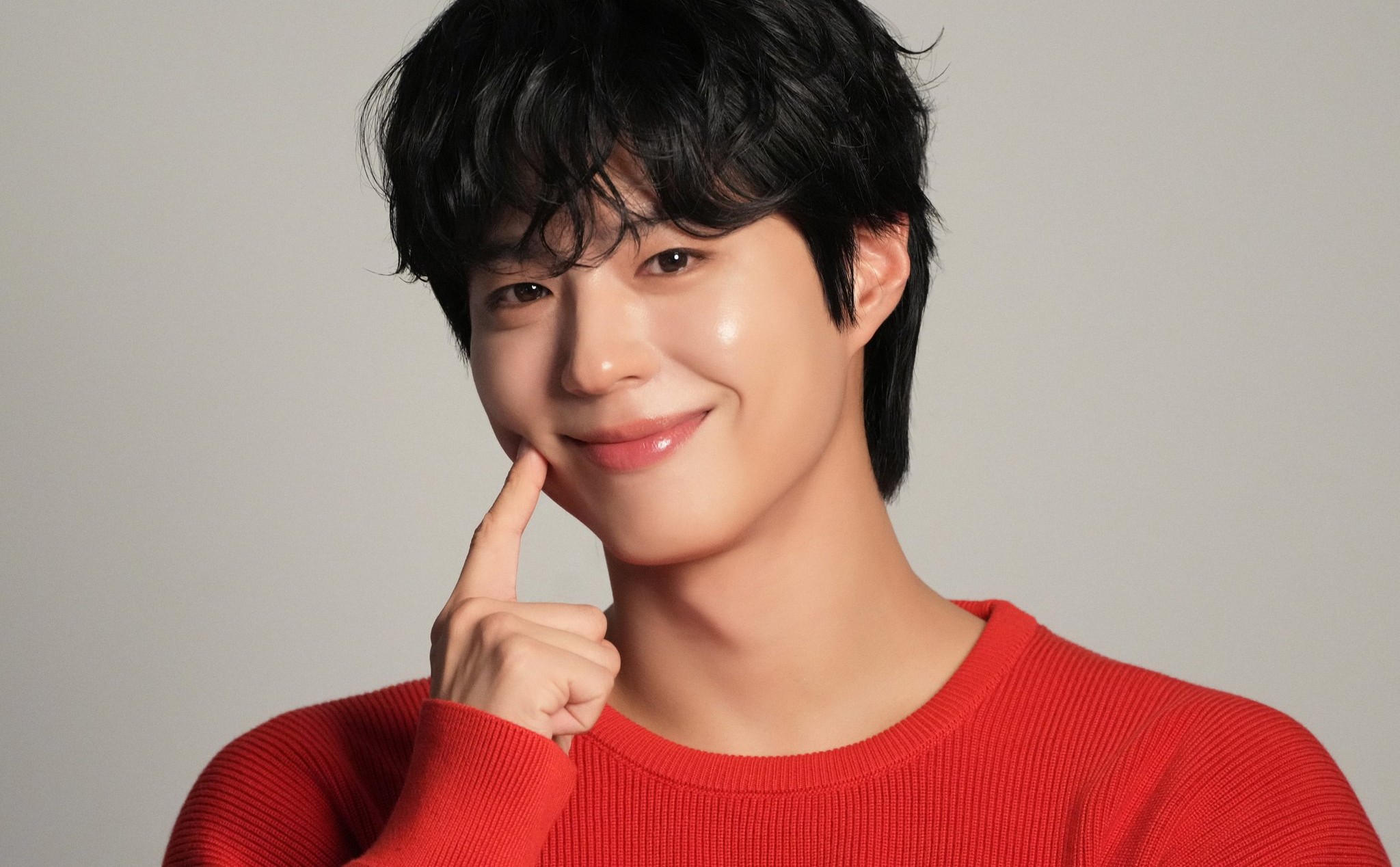 Park Bo-gum assumiu dívida de 800 milhões de won do pai aos 15 anos e superou a falência