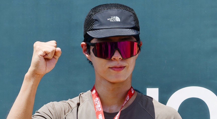 Park Bo-gum brilha em corrida de 10km no TNF 100 Korea 2026