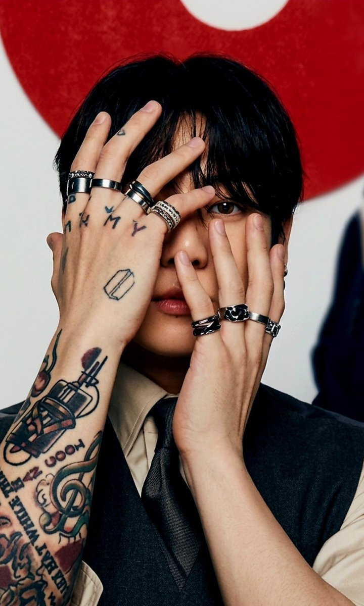 Pôster do box set Arirang destaca Taekook com foto inédita de V e Jungkook
