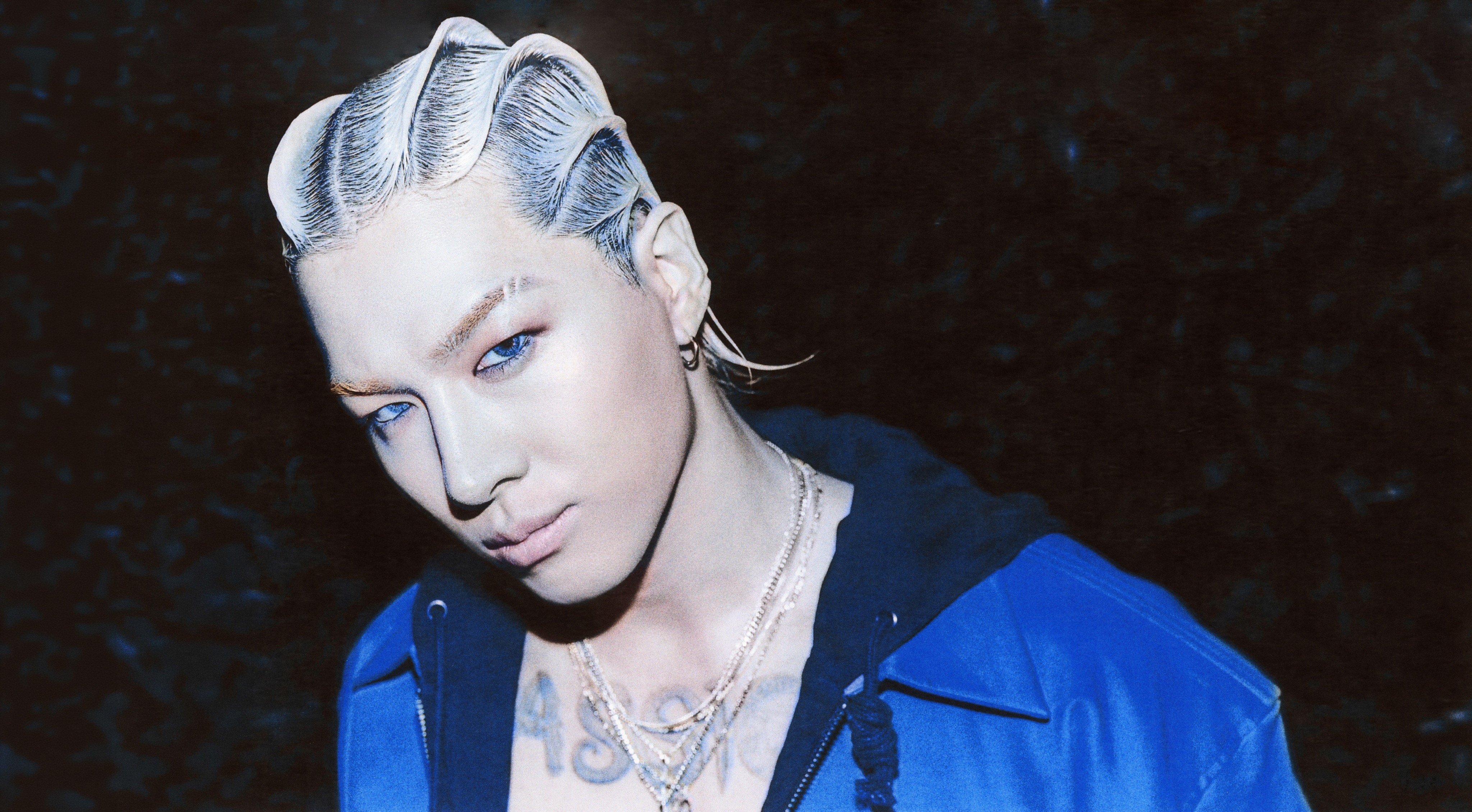 Taeyang volta ao Music Bank após 11 anos com “LIVE FAST DIE SLOW”
